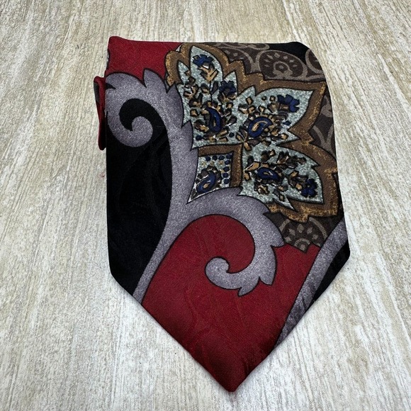 Oscar De La Renta Tie Mens Couture 100% Silk Red Black Paisley NeckTie - Picture 2 of 8